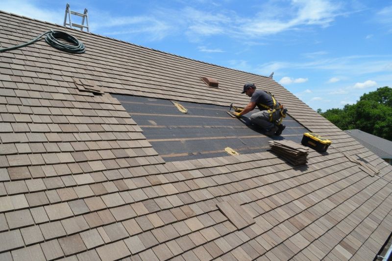 Shake Shingle Repair in Utica, OH